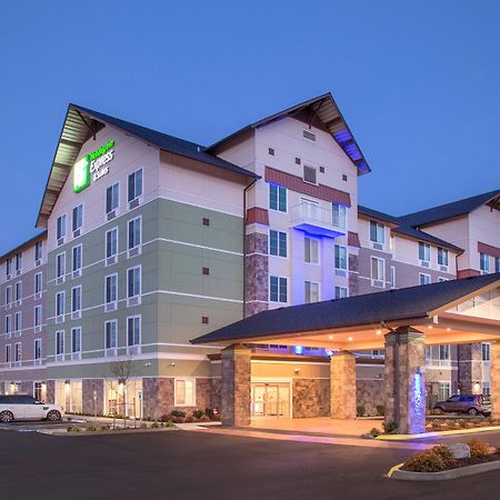 Holiday Inn Express & Suites - Seattle South - Tukwila, An Ihg Hotel Exterior photo