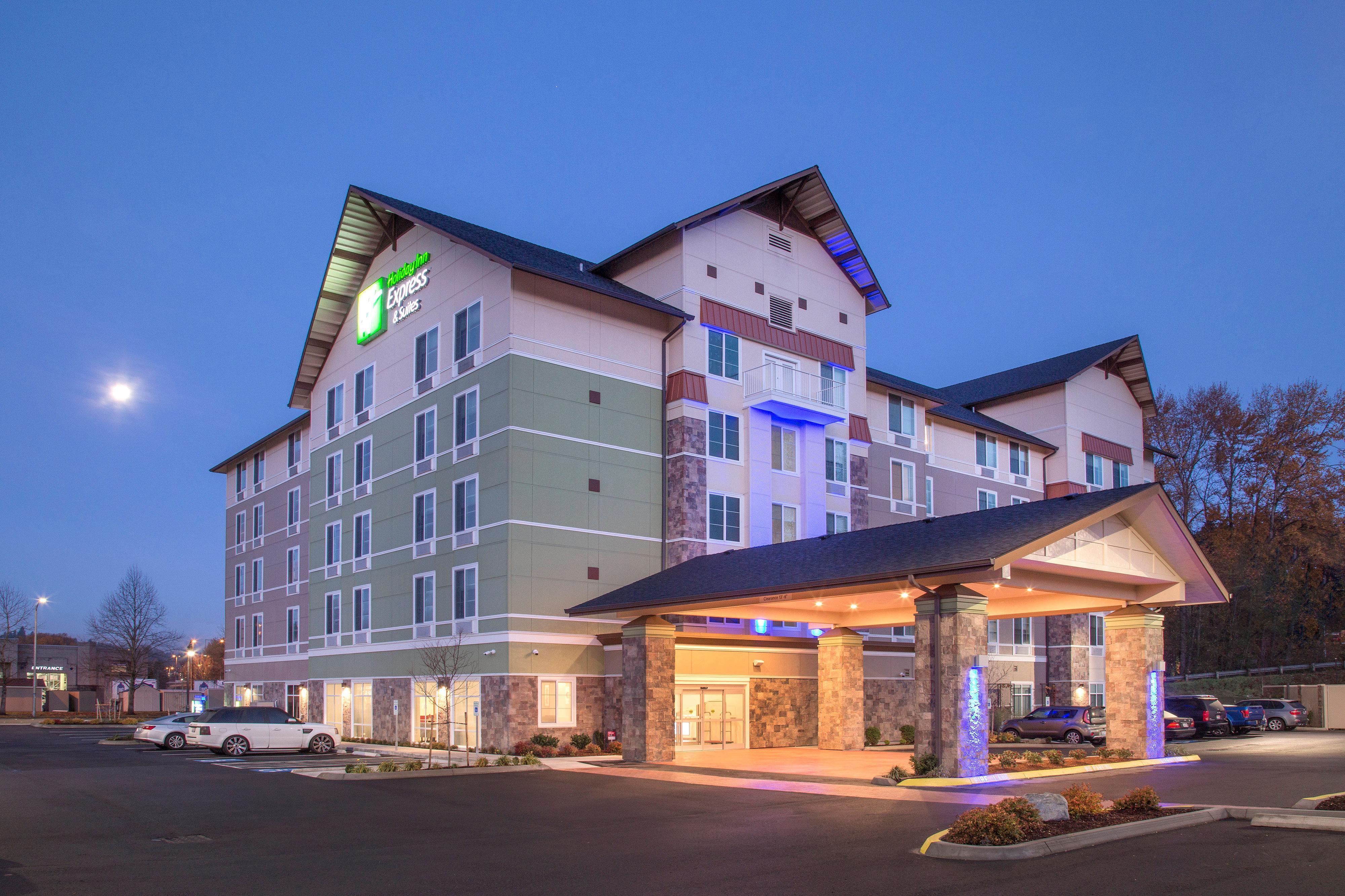 Holiday Inn Express & Suites - Seattle South - Tukwila, An Ihg Hotel Exterior photo