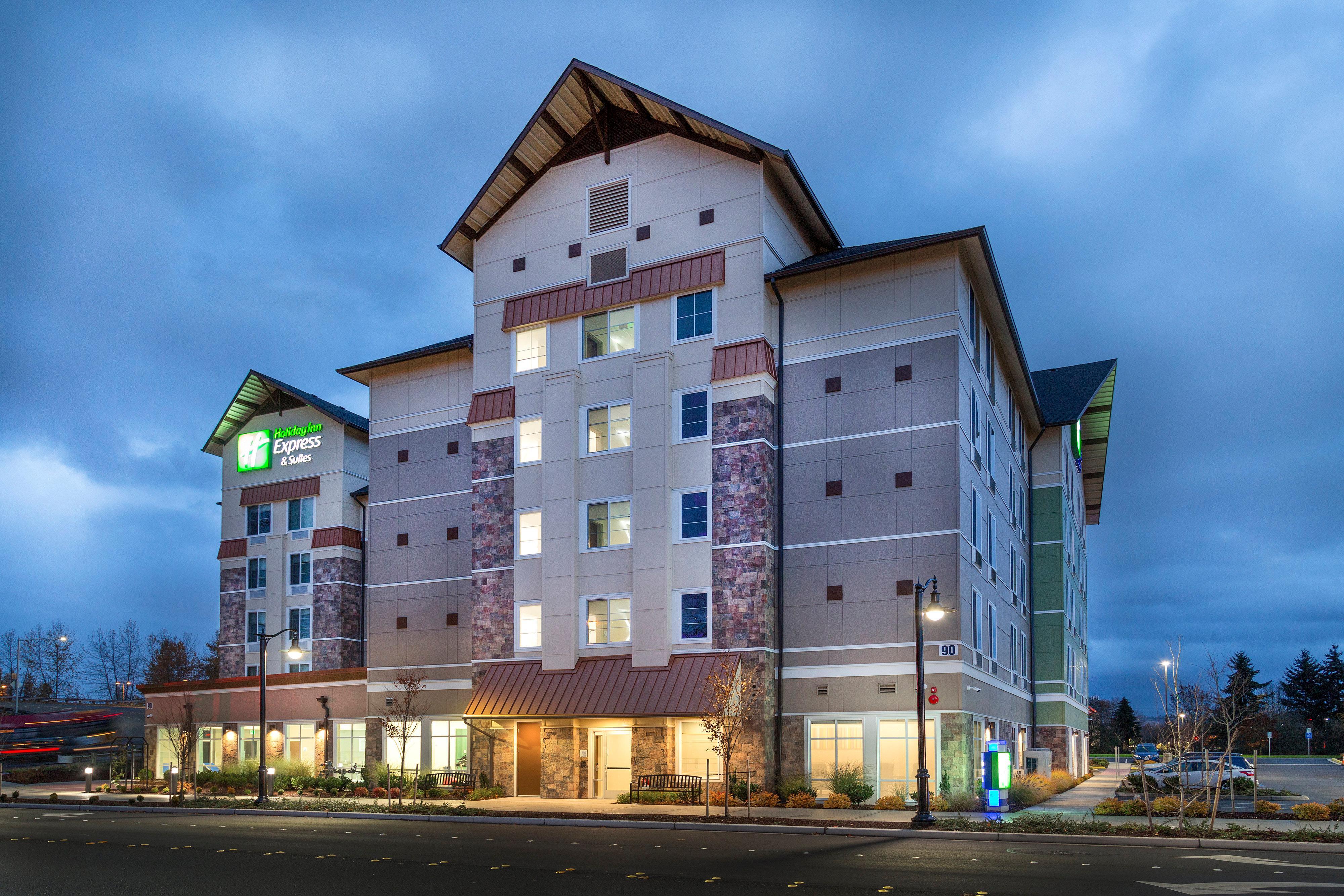 Holiday Inn Express & Suites - Seattle South - Tukwila, An Ihg Hotel Exterior photo